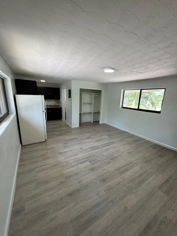 1115 Sw 15th Ter #11 - Photo 3 of 10