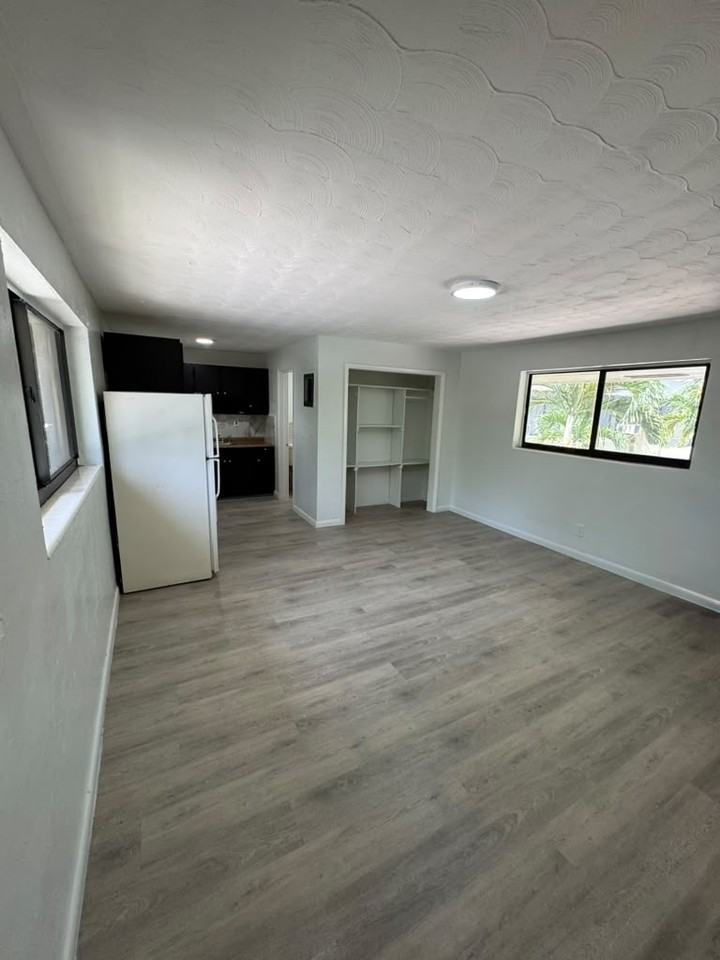 1115 Sw 15th Ter #11 - Photo 4 of 10
