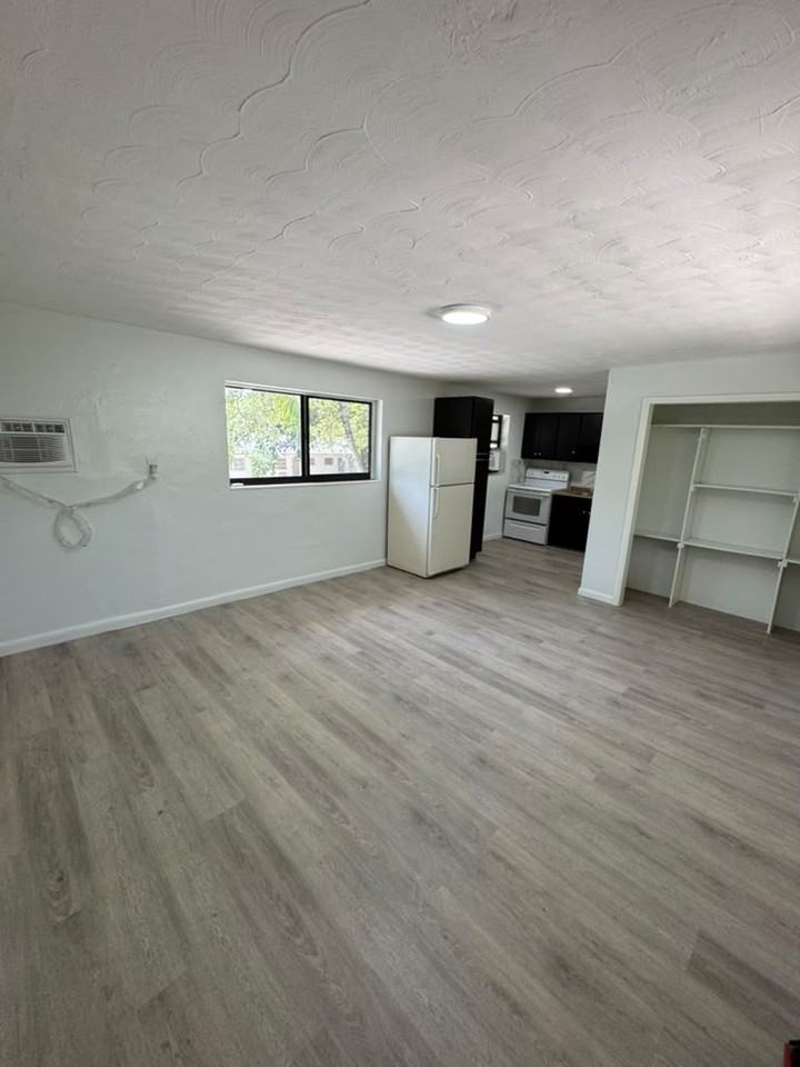 1115 Sw 15th Ter #11 - Photo 7 of 10