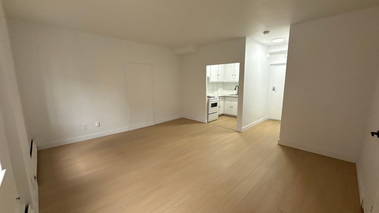 6510 Av Wilderton — photo 2
