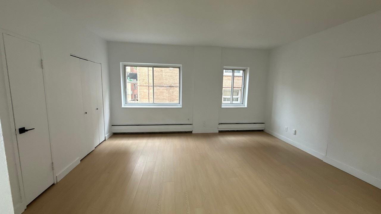 6510 Av Wilderton — photo 3
