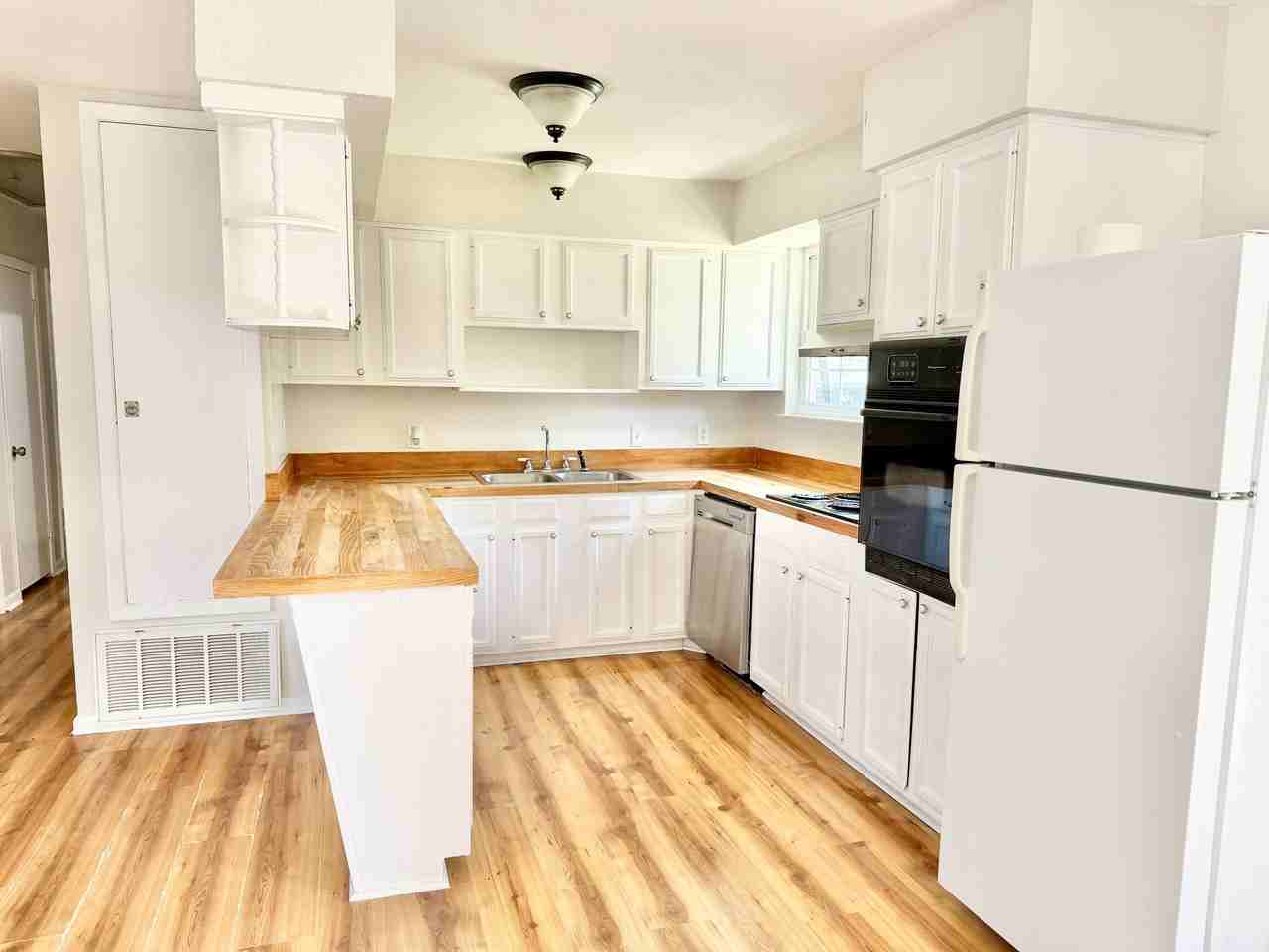 6937 N Rothmer Dr #1 - Photo 4 of 11