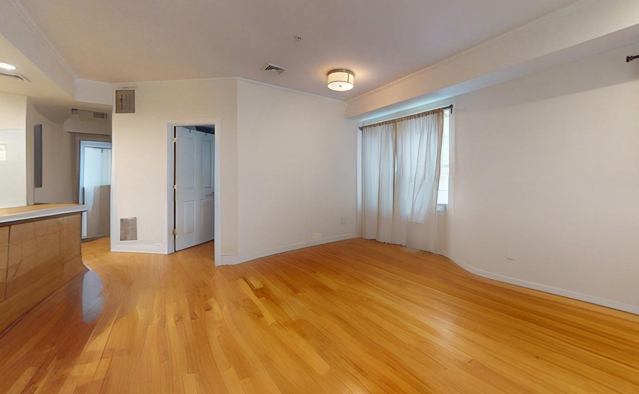 23 Lake St #2 - Photo 7 of 10