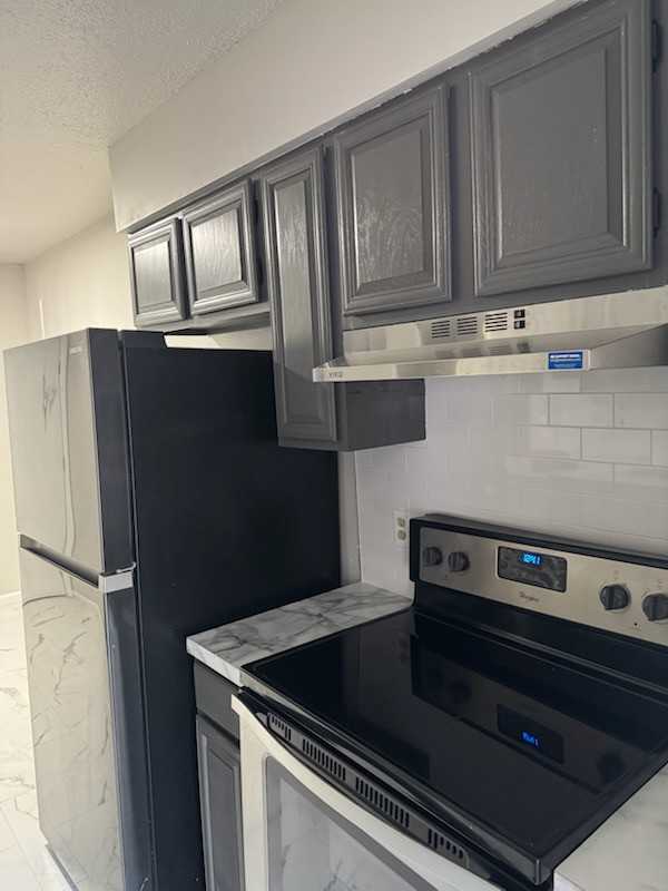817 N Burdick St #D - Photo 3 of 11