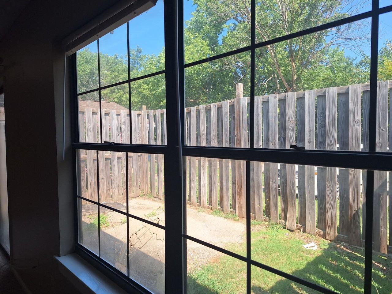 817 N Burdick St #D - Photo 5 of 11