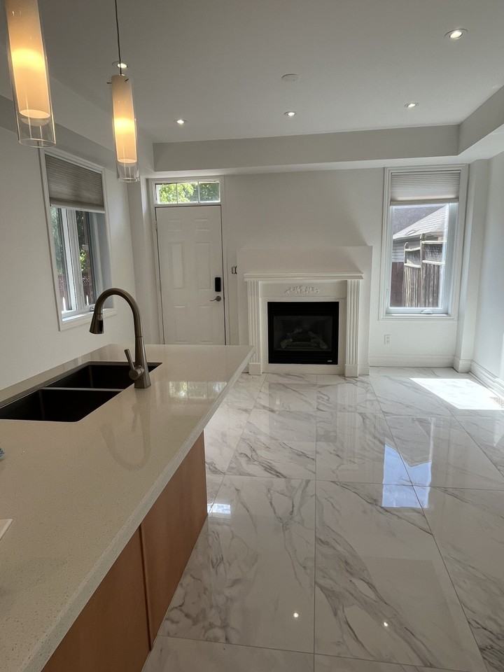 42 William Hancox Avenue #Main - Photo 2 of 15