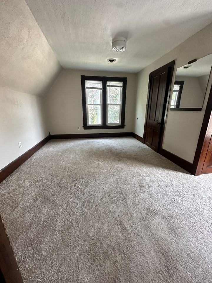 614 S 4th St #2 - Photo 5 of 8