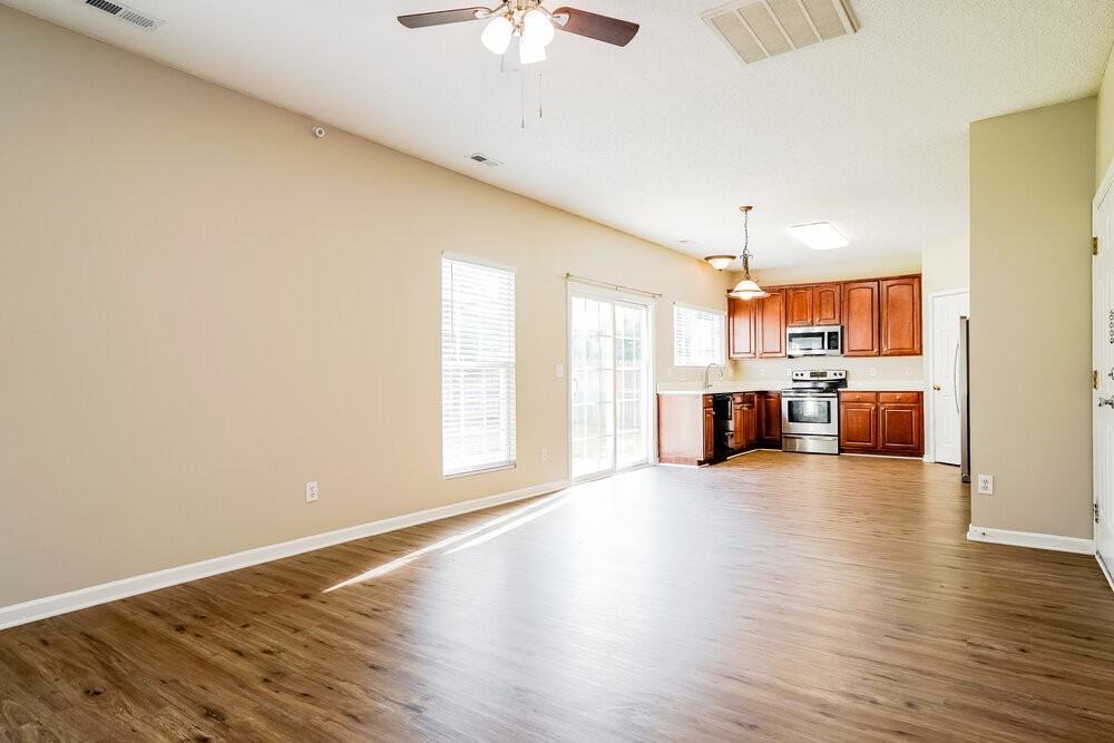816 Stackhurst Way - Photo 4 of 17