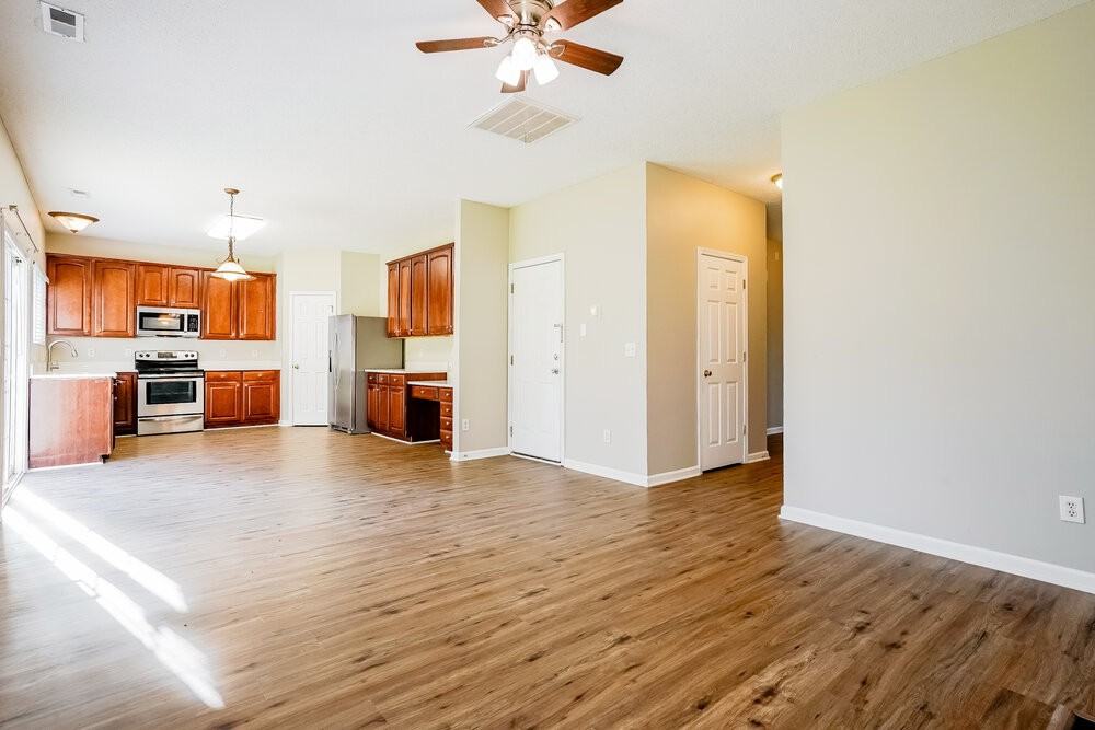 816 Stackhurst Way - Photo 5 of 17
