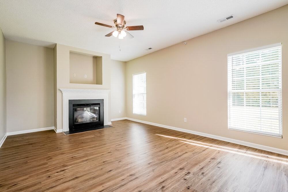 816 Stackhurst Way - Photo 6 of 17