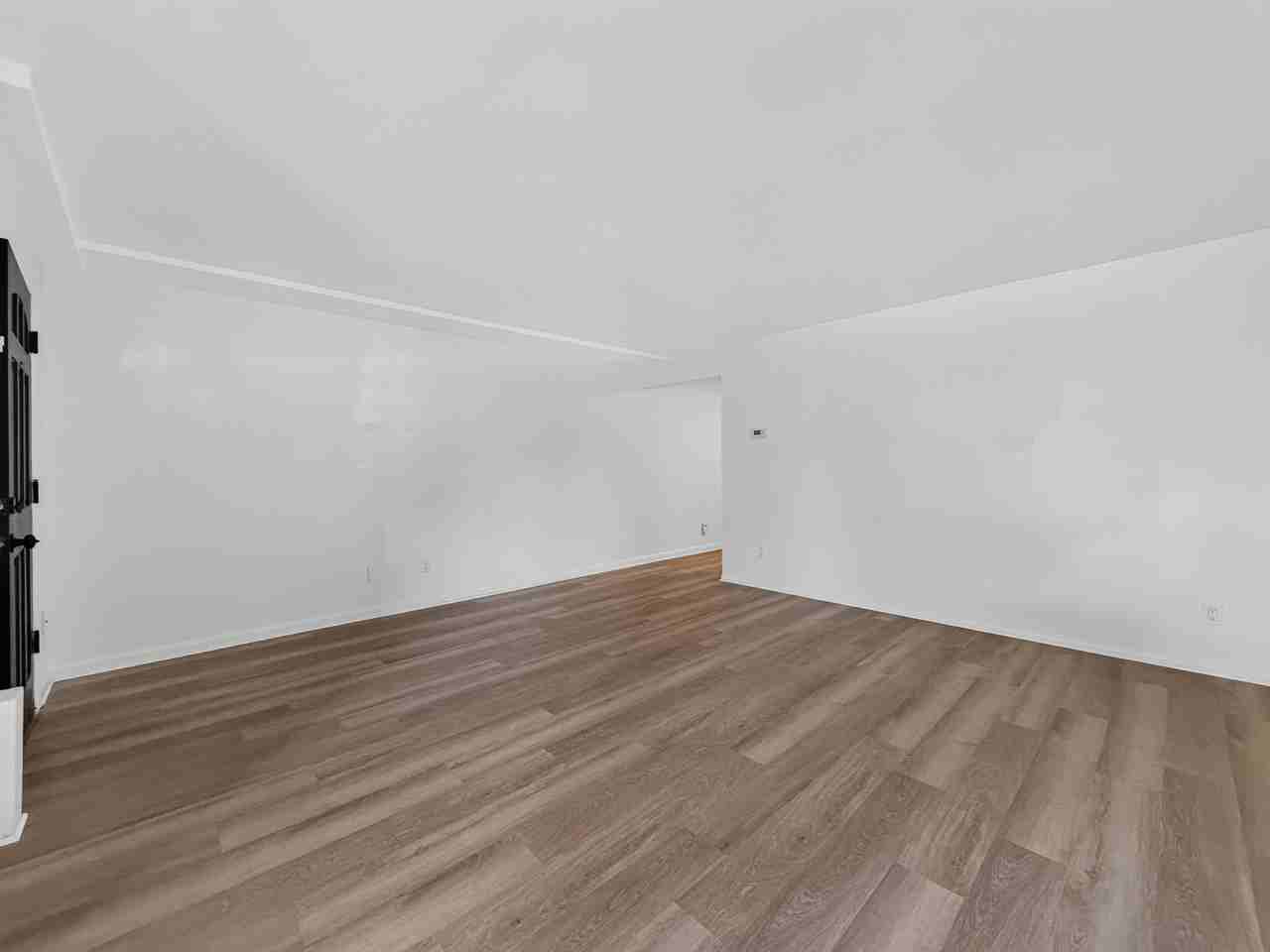 6553 Greenwood Avenue NorthApt 1/2 #6553-1-2 - Photo 3 of 14