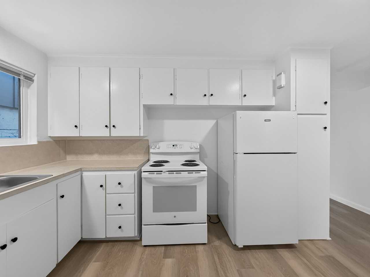 6553 Greenwood Avenue NorthApt 1/2 #6553-1-2 - Photo 5 of 14