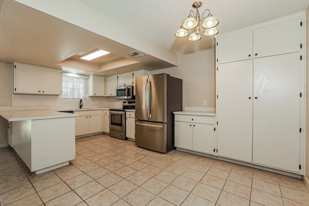 2915 E Dolphin Ave - Photo 5 of 16