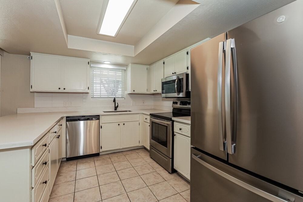 2915 E Dolphin Ave - Photo 6 of 16
