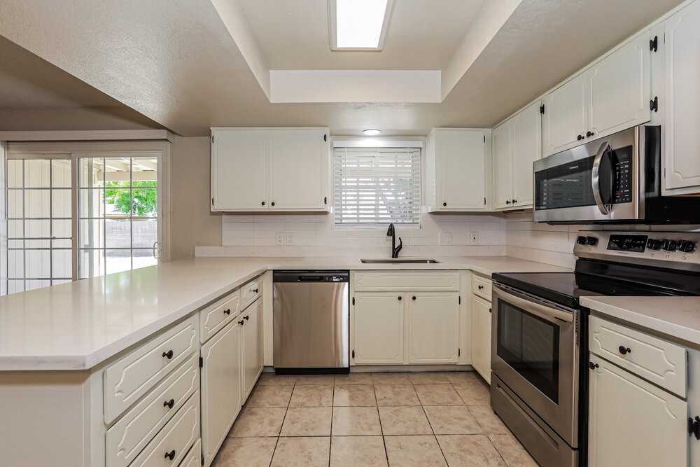 2915 E Dolphin Ave - Photo 7 of 16