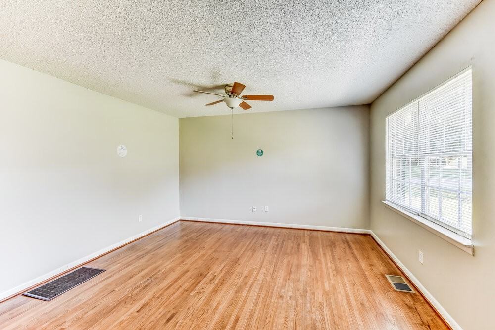 5114 Meadows Dr - Photo 6 of 18