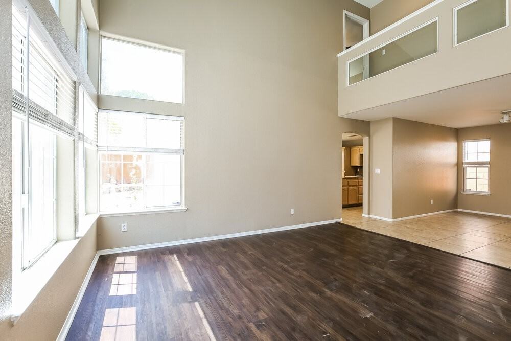 2317 Homeland St - Photo 5 of 17
