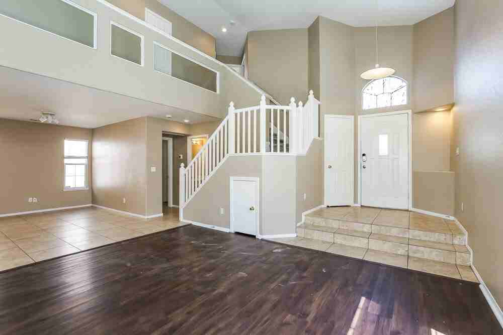 2317 Homeland St - Photo 6 of 17