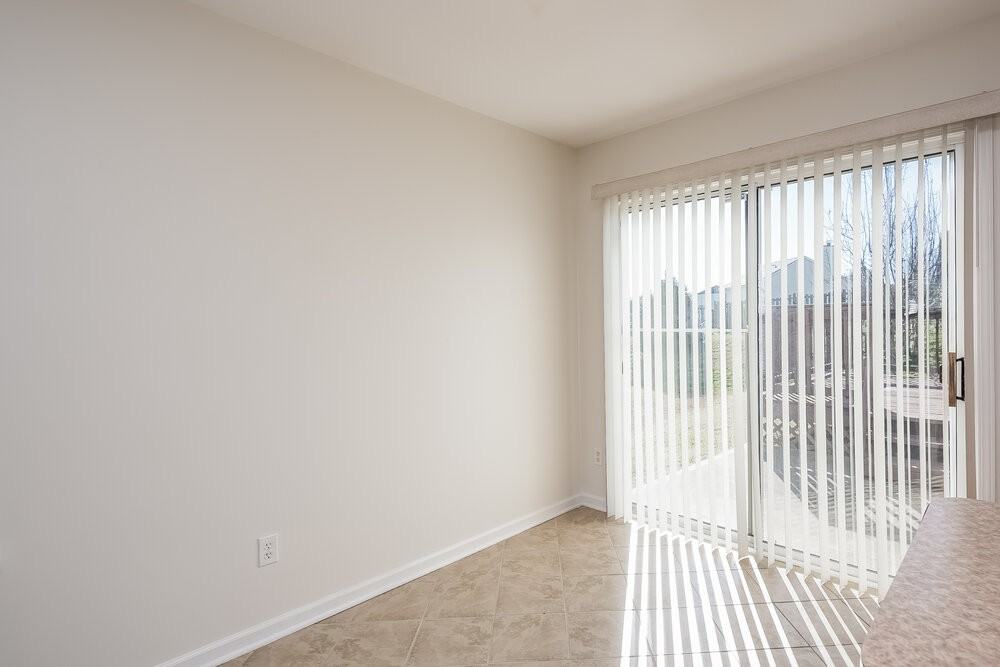 5010 Stowe Derby Dr - Photo 5 of 17