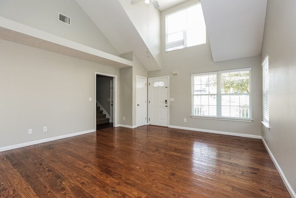 5027 Hectare Ln - Photo 5 of 17