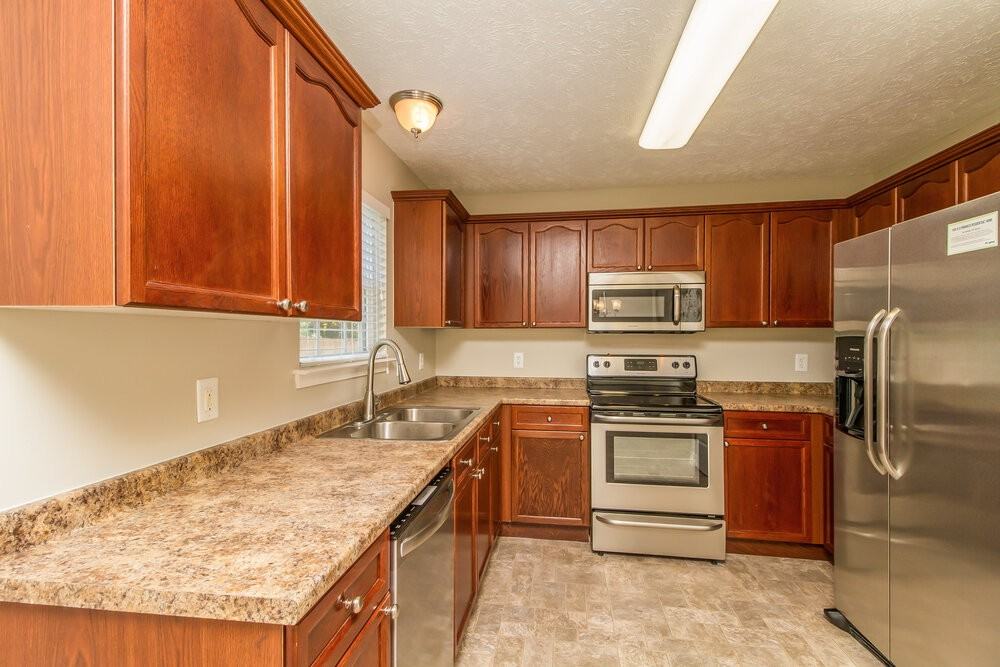 328 Slippery Rock Dr - Photo 5 of 15