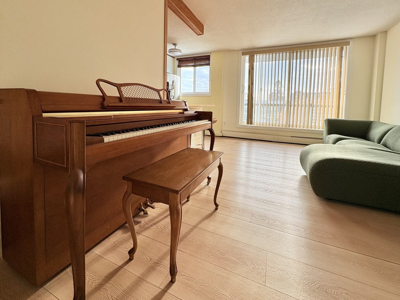 313 20 Ave Sw - Photo 4 of 40