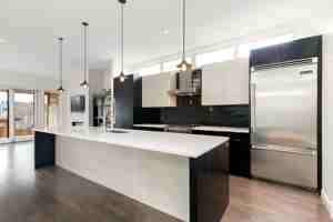 featured image of 2438 29 Ave Sw