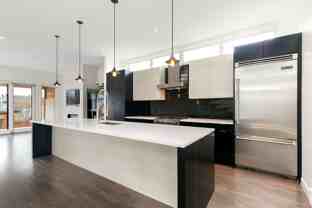 2438 29 Ave Sw - Photo 1 of 1