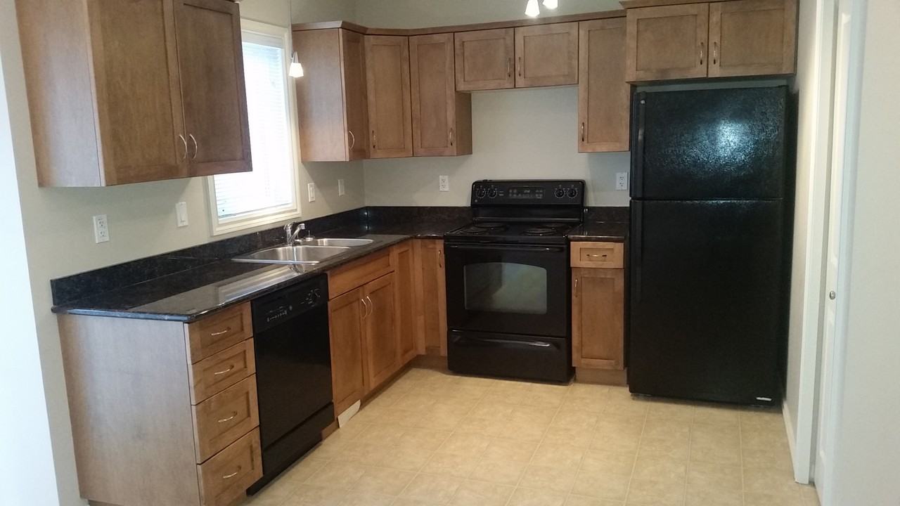 303 Slimmon Pl - Photo 6 of 19