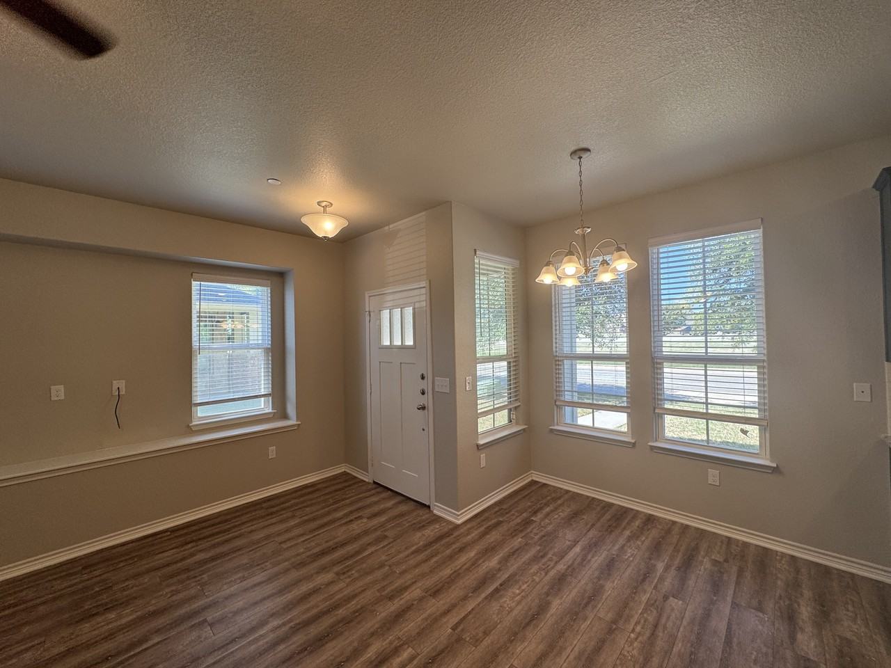720 Westfield Blvd #720 - Photo 2 of 27