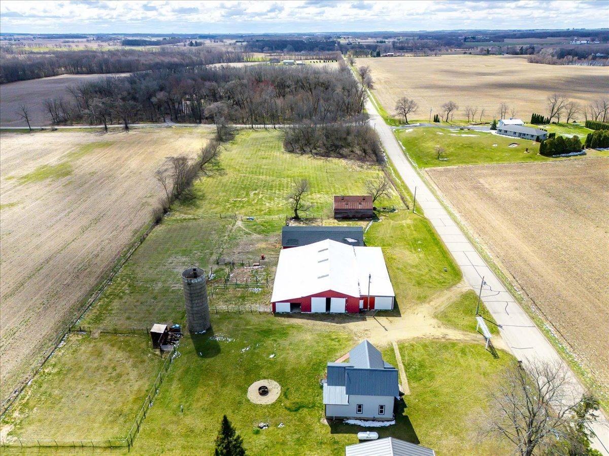 34 N Union Rd - Photo 3 of 11
