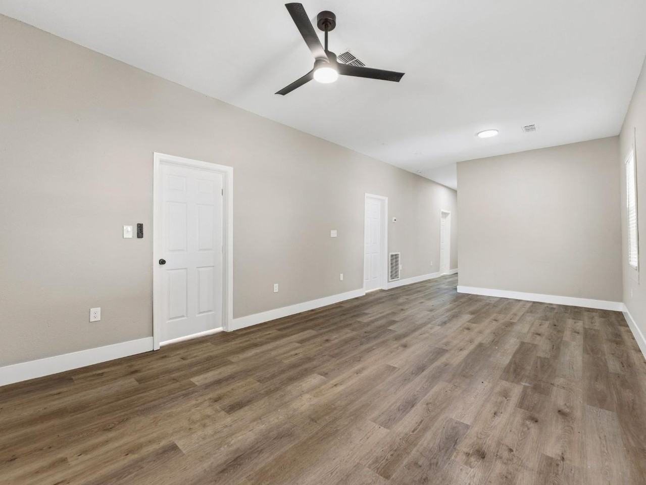1740 W Cherry St - Photo 3 of 11