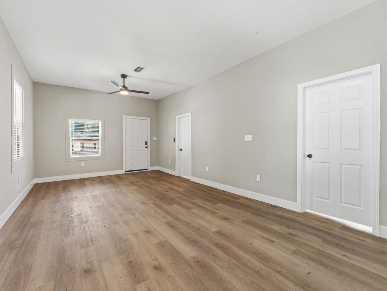 1740 W Cherry St - Photo 4 of 11