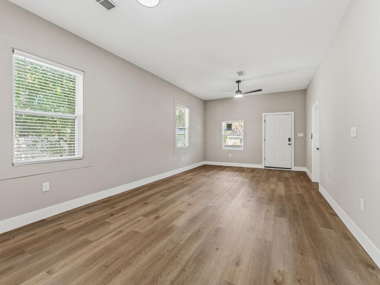 1740 W Cherry St - Photo 5 of 11