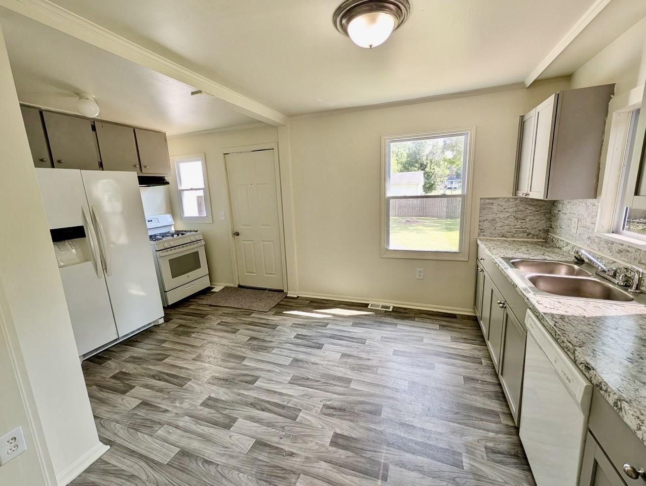 1316 Garfield Ave #1316 - Photo 7 of 10