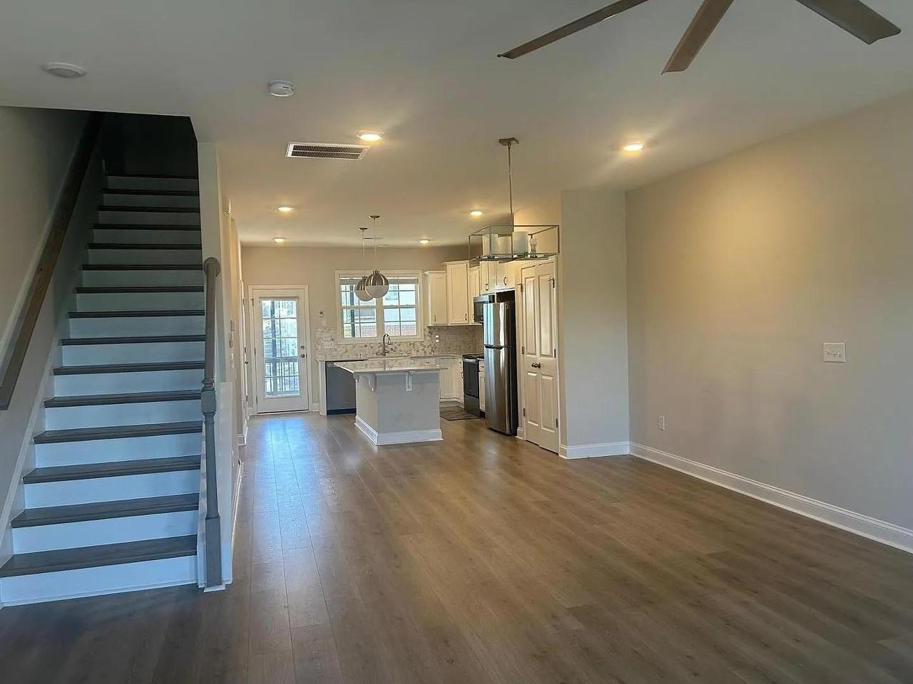 1024 Gateway Commons Cir - Photo 4 of 11