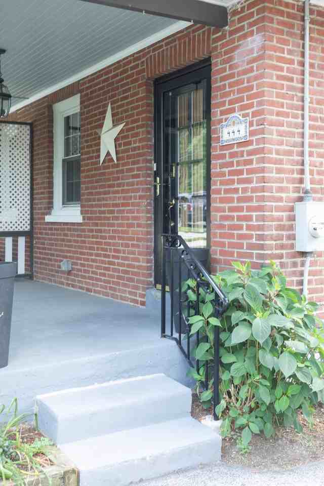 444 Saint Davids Ave - Photo 4 of 20
