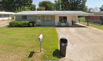 featured image of 210 N Alaska St