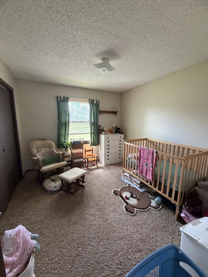 2521 Harvey Dr - Photo 2 of 5