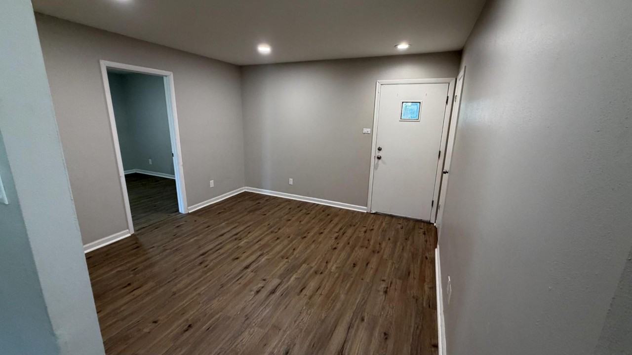 1118 Soria St - Photo 3 of 20