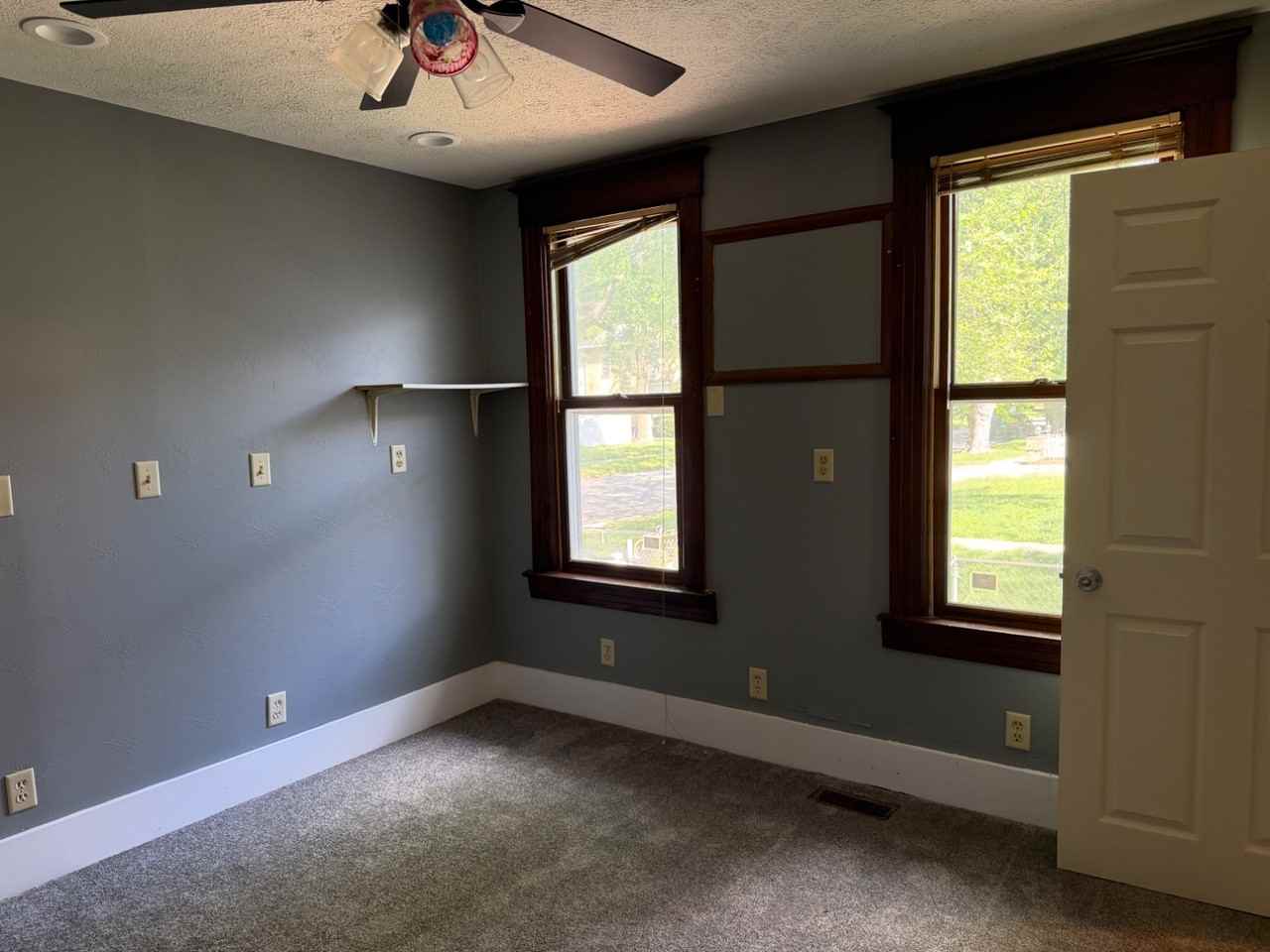 229 West Allen - Photo 7 of 22