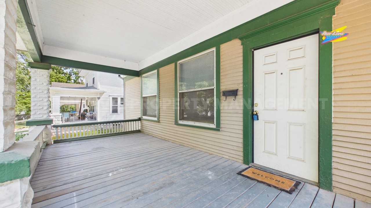 334 N Holyoke Pl - Photo 5 of 20