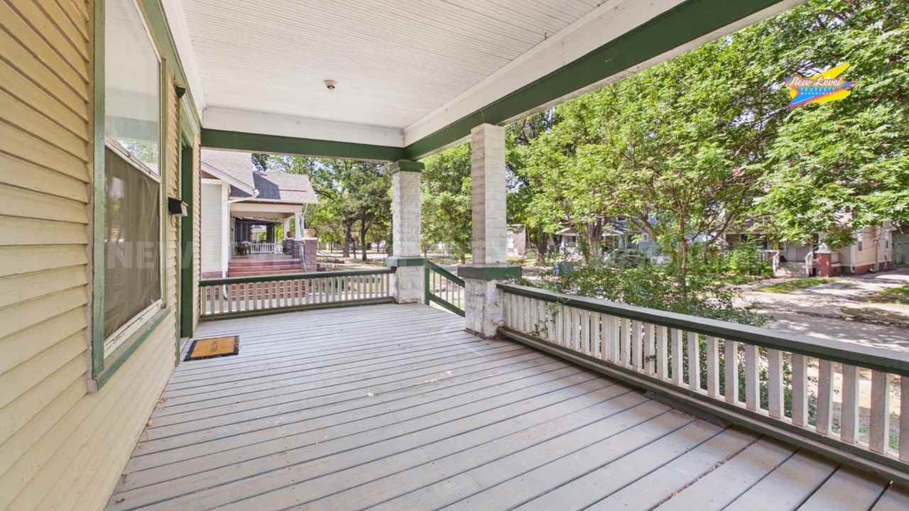 334 N Holyoke Pl - Photo 7 of 20