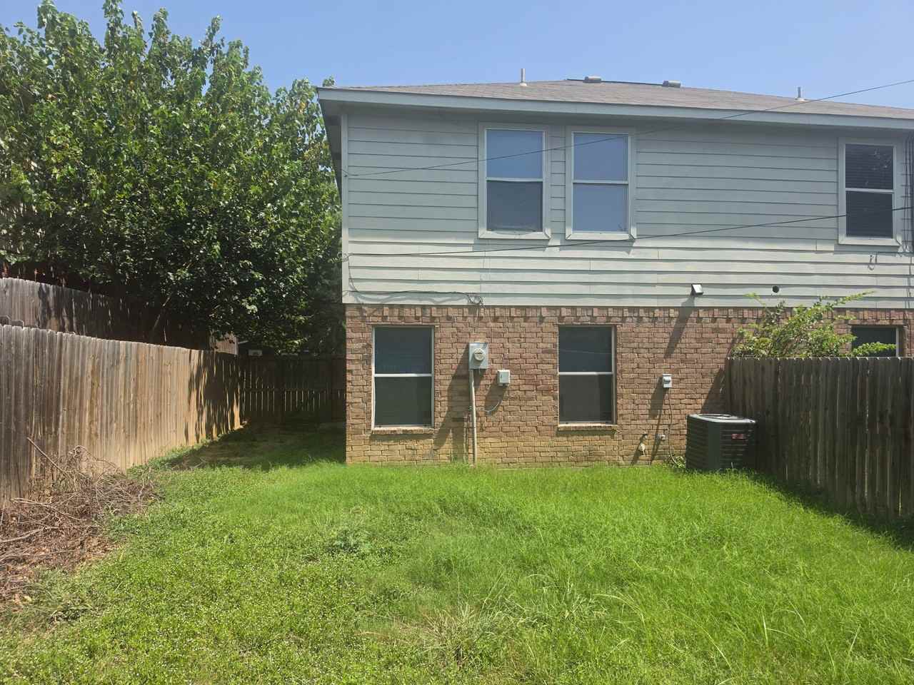 8107 Arbor Ave - Photo 2 of 18