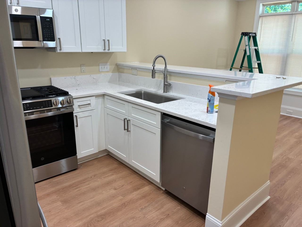 115 Windermere Dr - Photo 5 of 43