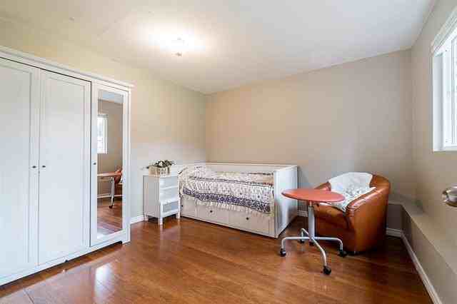 209 Angela Drive - Photo 5 of 9