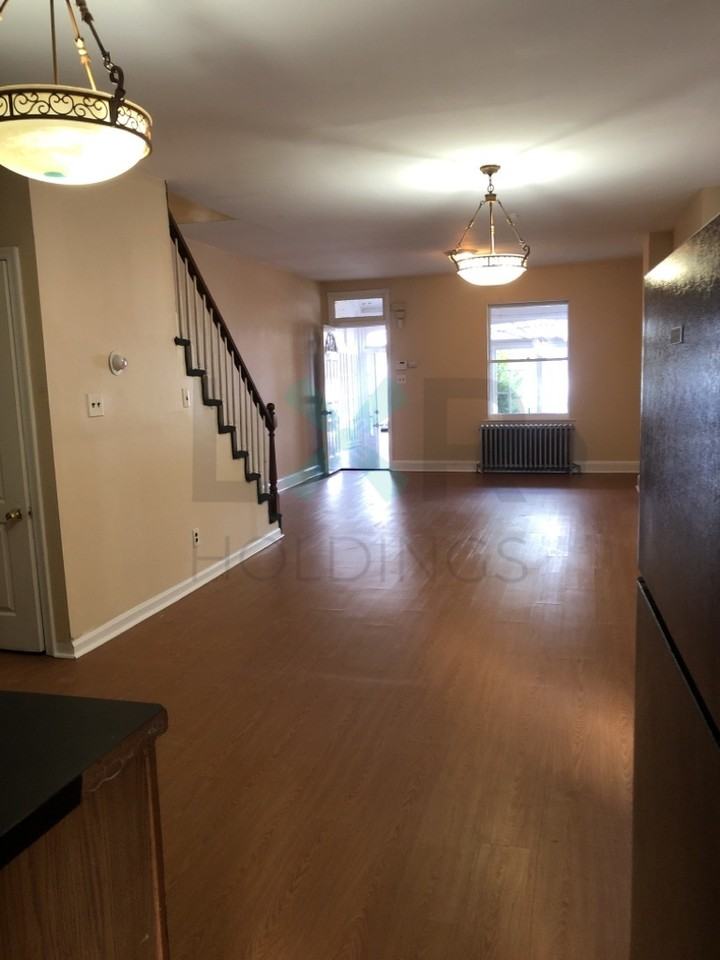 118 Francis Street - Single Family - Photo 3 of 11