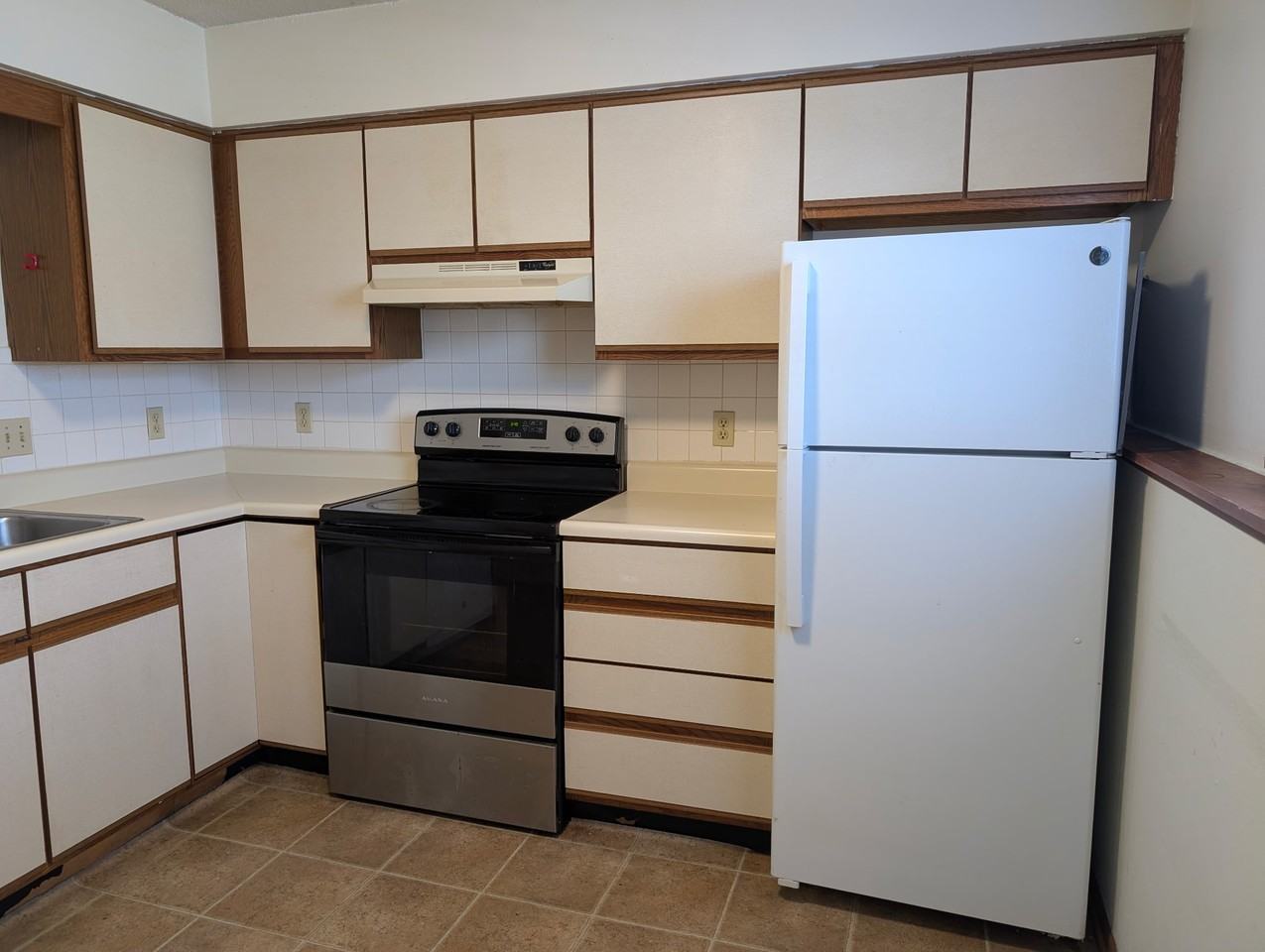 514 Cantebury Dr #C - Photo 4 of 9