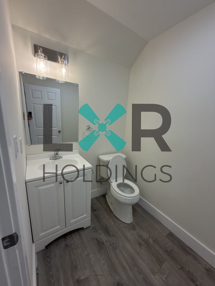 317 E Broad St #2 - Photo 4 of 17