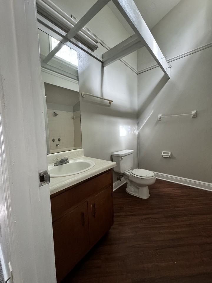 1211 Stone Green Ct #1211 - Photo 2 of 17